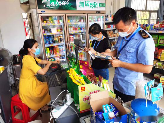 筑牢校園食品安全防線 嚴(yán)查問題食品銷售，把好進(jìn)口關(guān)